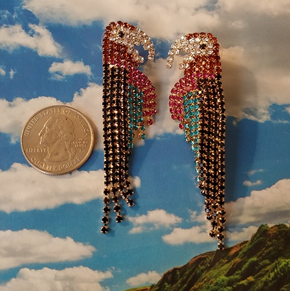 🍰NEW Tropical Parrot Crystal Bird Glam Earrings - Picture 2 of 4